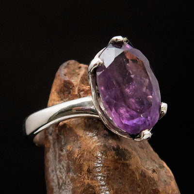 Purple Amethyst ring, Asymetric Sterling Silver Ring, Solitaire Ring, Amethyst Gemstone Ring, Amethyst Silver Ring, Gift for Her - Size 7-0